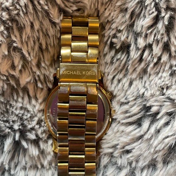 Michael Kors Gold Watch - Picture 4 of 4